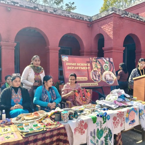  2026-02-12 A Two-day Workshop On Fabric Painting And Clay Art Was Organized